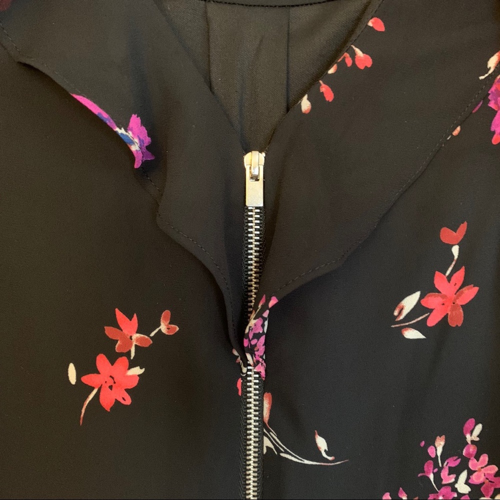 Size 6 Floral Romper by Express